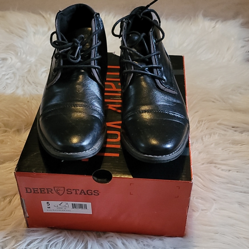 Deer stag Chelsea boots black